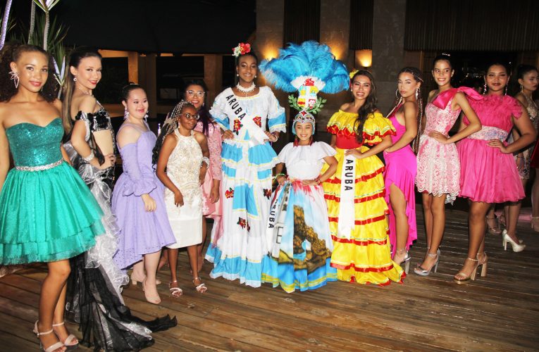 Modelonan di The Chaz Modeling & Talent School hasiendo tremendo trabow na Punta Cana Merengue Fashion Week.