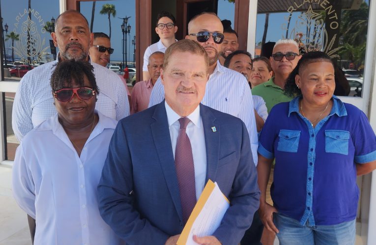 Aumento alarmante di schoolgeld ta un preocupacion grandi pa Aruba