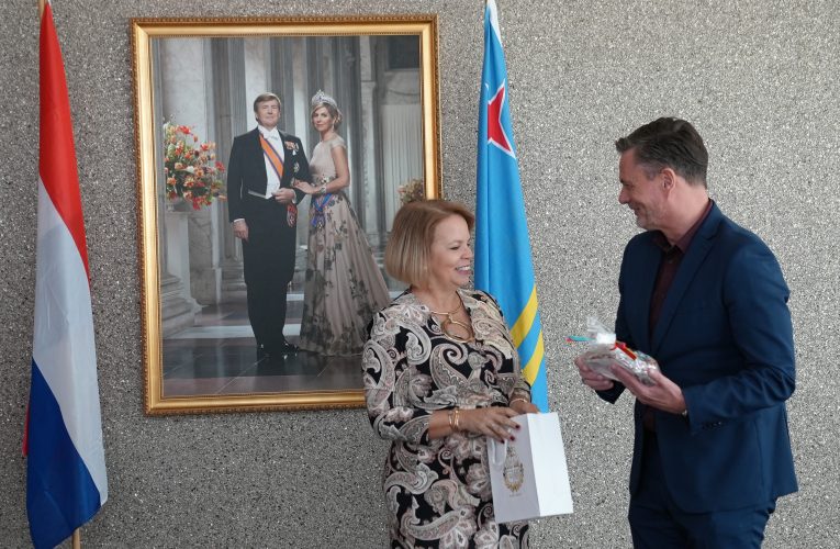 PROME MINISTER TA GRADICI SEÑOR BOTE TER STEGE PA SU CONTRIBUCION VALIOSO NA E APARATO HUDICIAL DI PAIS ARUBA