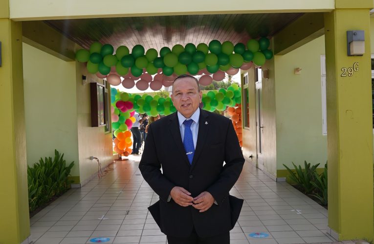 Minister Endy Croes: PROYECTO DI AIRCO NA SCOL SOEUR JULIETTE TA UN REALIDAD