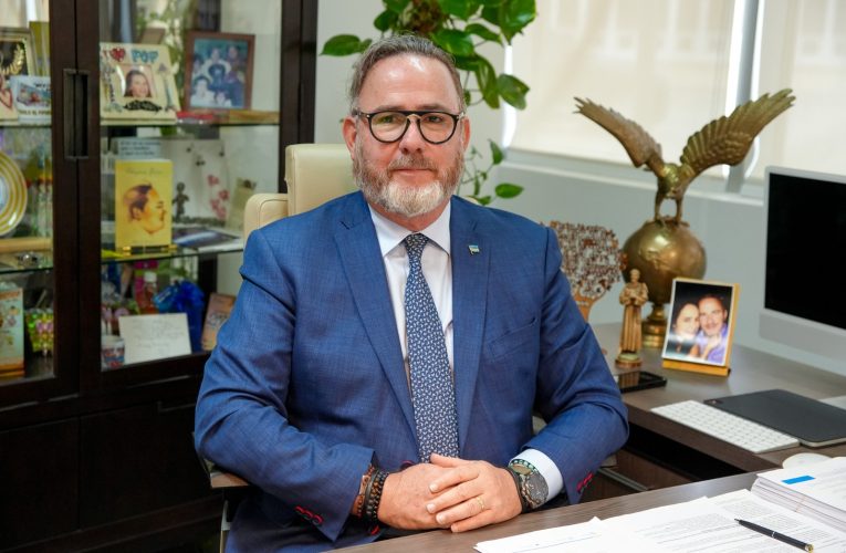 Minister Glenbert Croes ta informa: CENTRO DI HOBEN Y FAMIA, TAMBE TA FORMA PARTI DI E PROYECTO PILOTO HUNTO CU DPL Y DAS