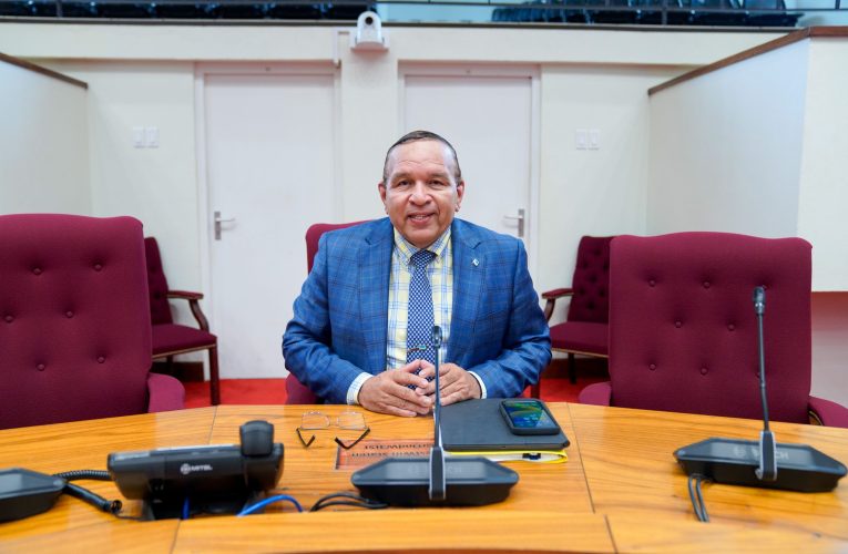 MINISTER ENDY CROES A REUNI CU COMISION FIHO DI ENSEÑANSA DI PARLAMENTO DI ARUBA