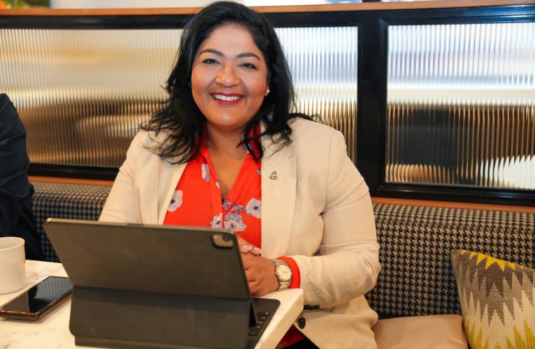 Minister Maduro di Finansa a reuni cu Presidente di CAFT