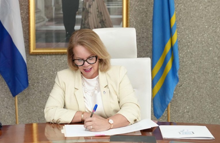 Prome Minister Evelyn Wever-Croes: PRESIDENTE DI FUNDACION AUTISMO ARUBA A REUNI CU PROME MINISTER