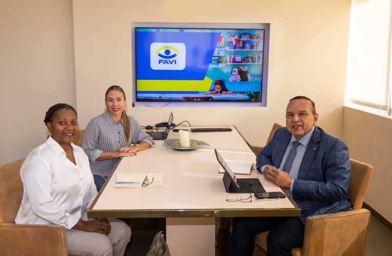 Minister Endy Croes: EN CONEXION CU INTRODUCCION DI PAPIAMENTO DEN KLAS 1 DI SCOL BASICO, TA BAY DESAROYA MATERIAL PA E ALUMNONAN CU LIMITACION VISUAL