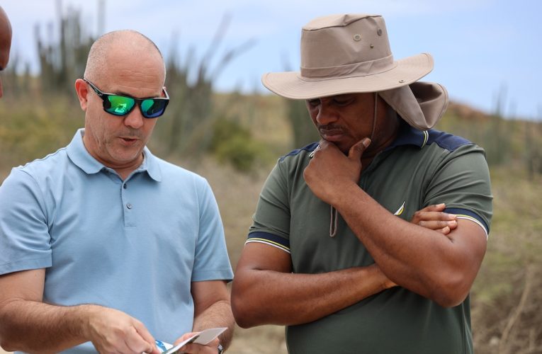 Minister di Husticia: Desaroyo responsabel y naturalesa mester coexisti