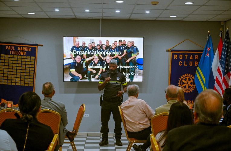 ALTOCOMISARIO CU PRESENTACION NA ROTARY CLUB OF ARUBA