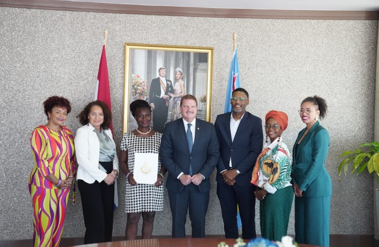 Gregory Richardson oficialmente instala den Comite di Herencia di Sclavitud