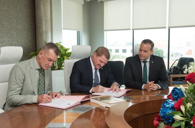 Prome Minister Mike Eman: Hulanda y Aruba ta cera acuerdo importante pa stimula inversion comercial