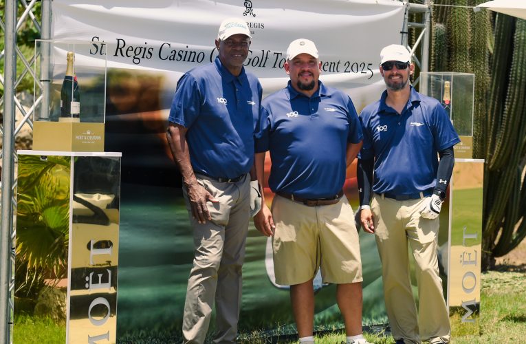 Aruba Bank ta participa den e prome torneo di Golf St. Regis Casino Cup