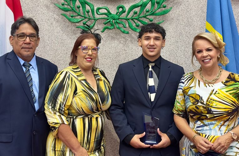 RICHARD RI-ANGELO TA E PROME HOBEN PA GANA E PREMIO “HALA DI SHOCO” DI PARLAMENTO