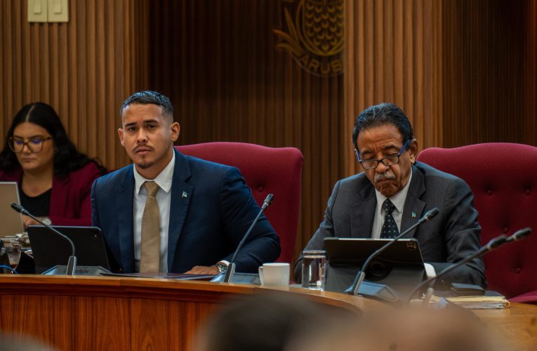 Minister Wendrick Cicilia a presenta nota di cambio pa coregi inhusticia den e ley di ‘minimumuurloon’