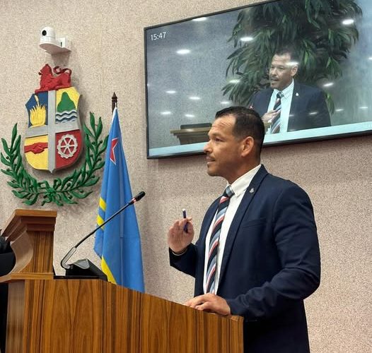 Parlamentario Rocco Tjon: “Eman no ta cumpli cu loke e a bisa Parlamento ribaRijkswet”