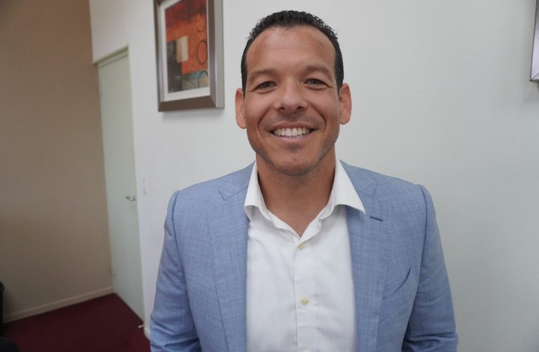 Parlamentario Rocco Tjon: Un paro na e proyecto di Ex-Codemsa ta un señal cla cuMinister Dowers no kier inverti den husticia!Si e para e proyecto, e mester para pa e consecuencianan tambe