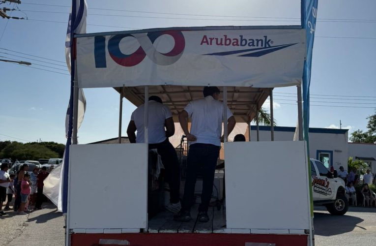 Aruba Bank a haci un donacion na Fundacion Chico HarmsEn conexion cu celebracion di Dia di Brazil